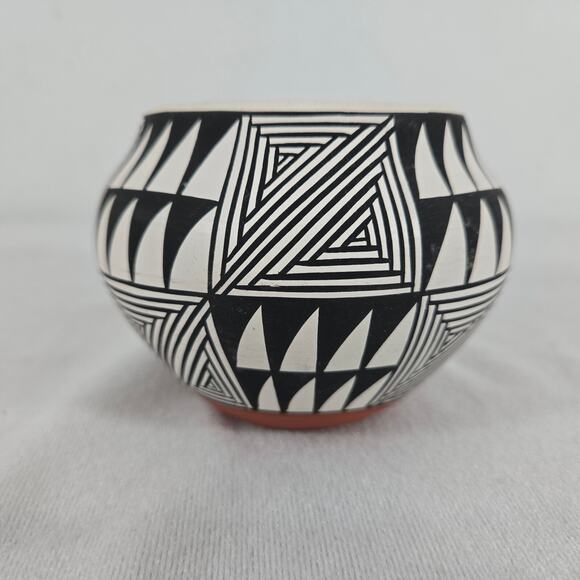 1950-60s Polychrome Pottery Olla Jar from Acoma, NM, Signed MA by Ma Aragon - Picture 5 of 13